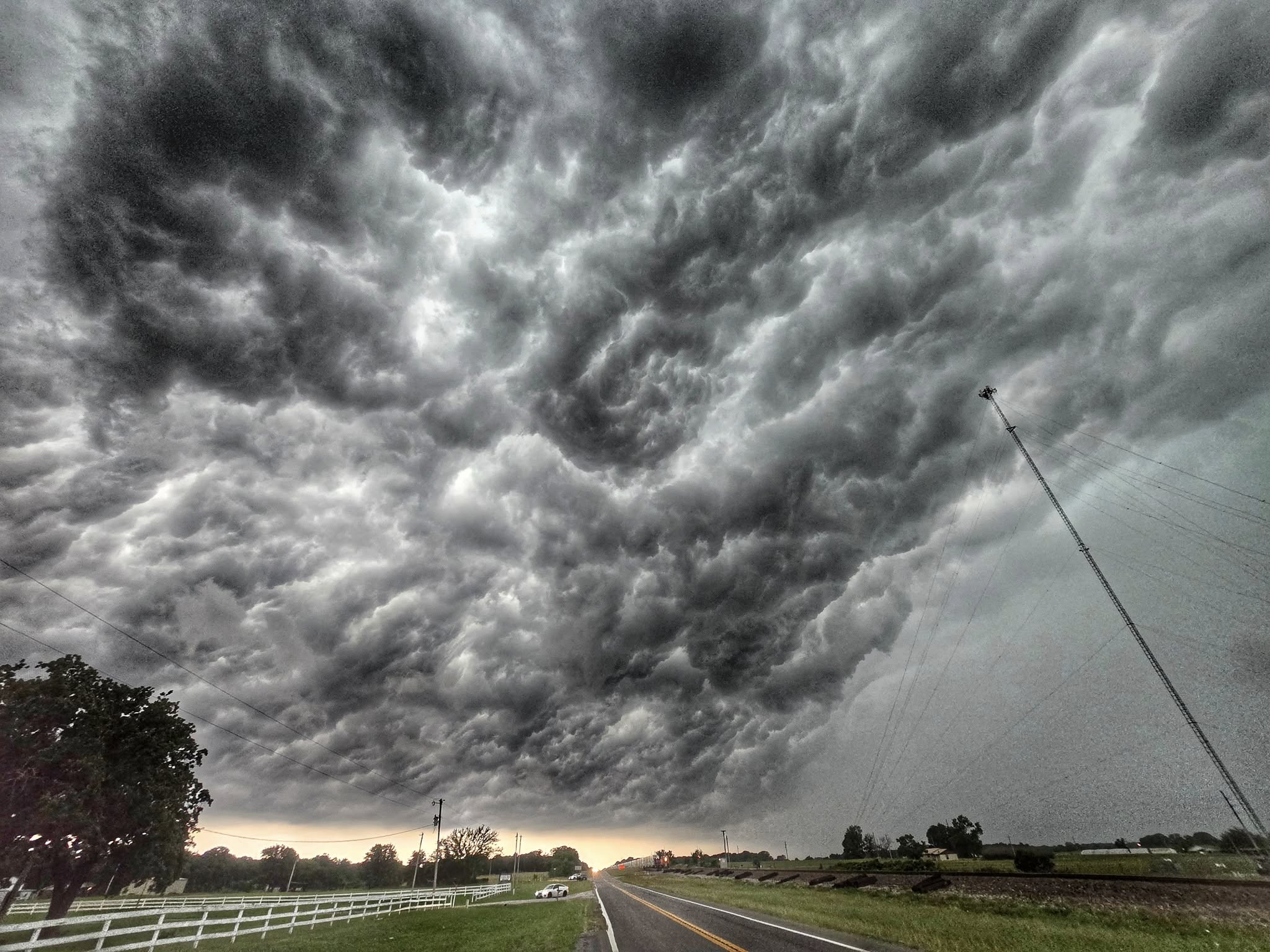 Northwest of Gainesville, Texas (USA) during the evening of May 19, 2025.jpg